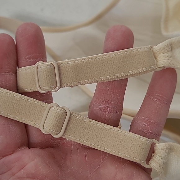 NWT Maidenform Cream Lace Underwire Demi Coverage Bra size 34D - Picture 5 of 9